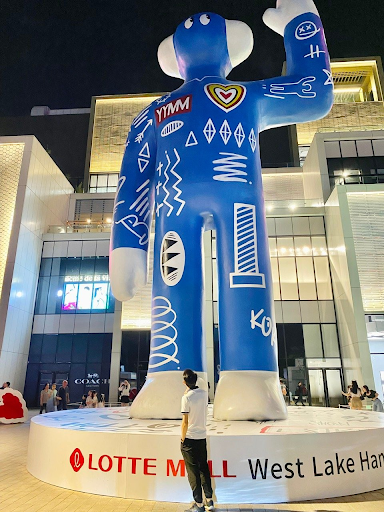 lotte-tay-ho-vao-buoi-toi