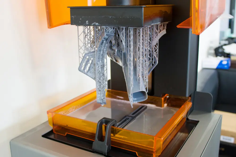 SLA (Stereolithography) - Độ chính xác và thẩm mỹ cao