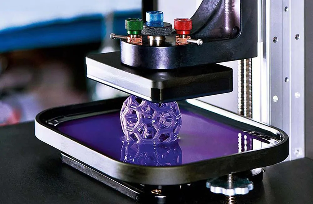 Công nghệ in 3D SLA là phương pháp tạo mẫu sử dụng nhựa lỏng nhạy sáng