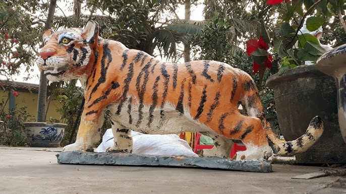Thiết kế chú hổ dũng mãnh in nhựa cao cấp