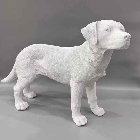 Chú chó thông minh làm bằng chất liệu resin bền bỉ